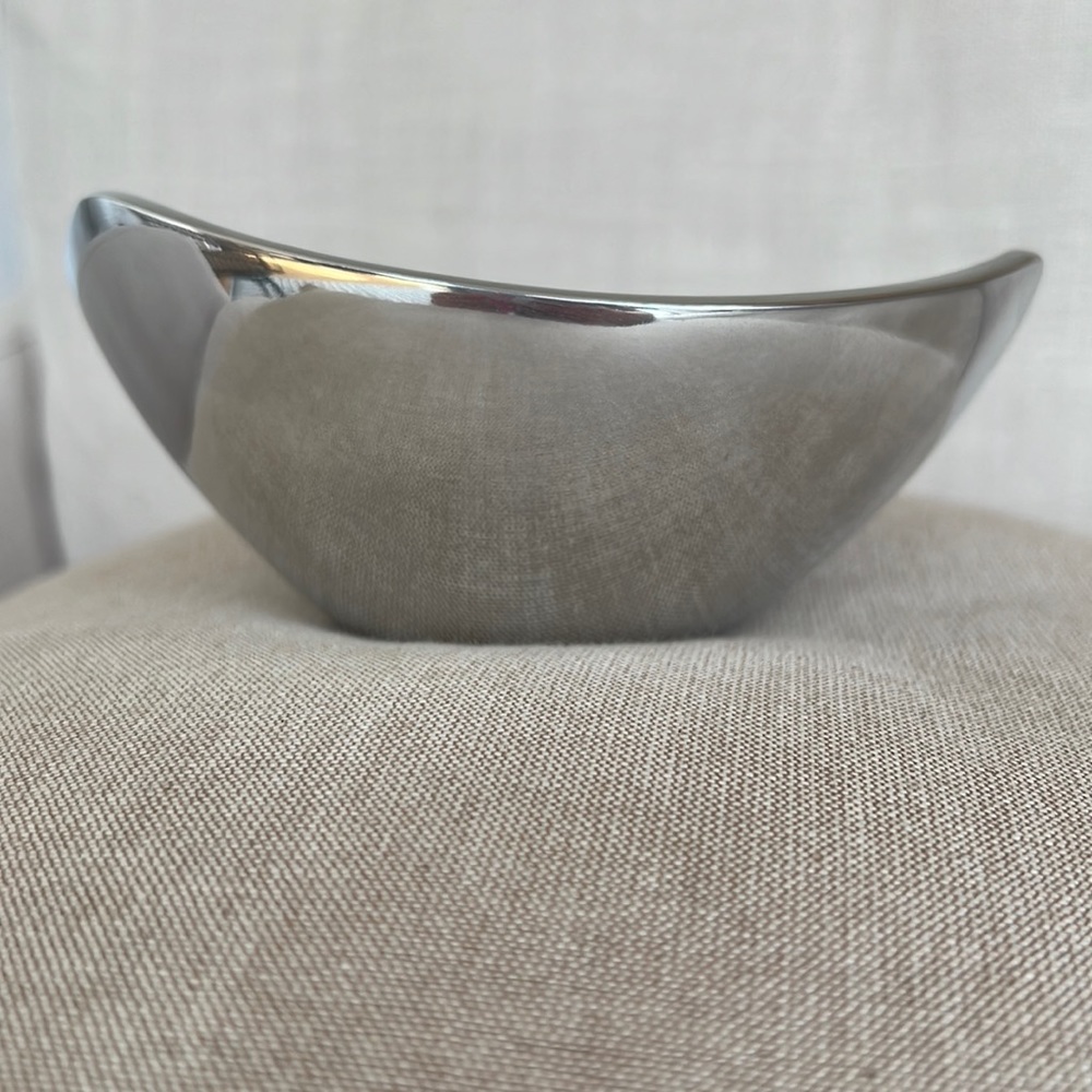 Nambe Tri-corner bowl